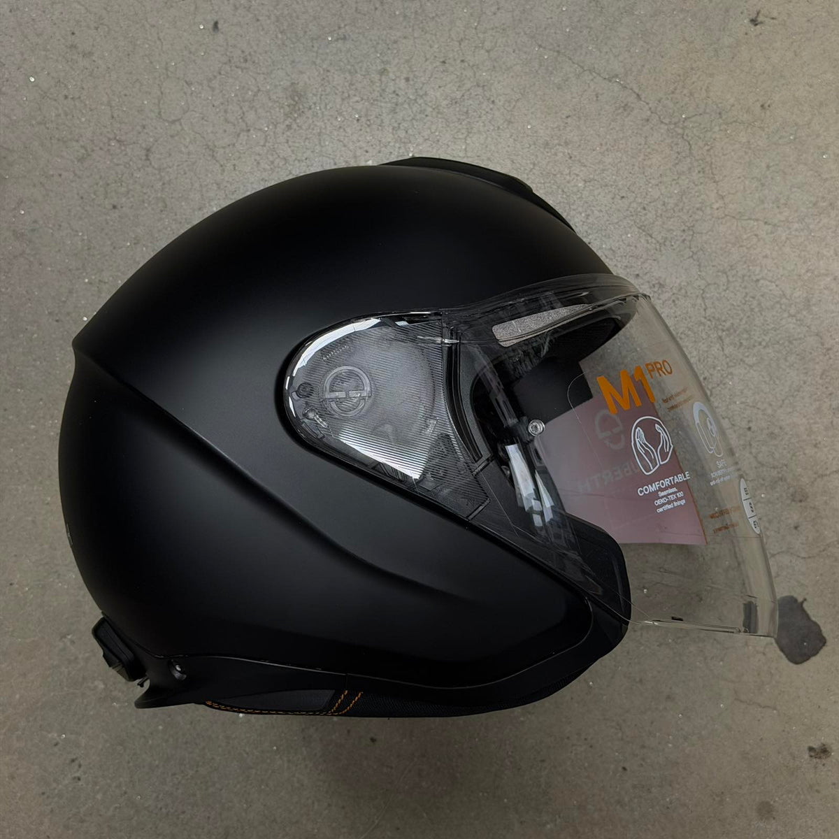 Каска SCHUBERTH M1 PRO MATT BLACK + Комуникация - ВЪРНАТА БРОЙКА