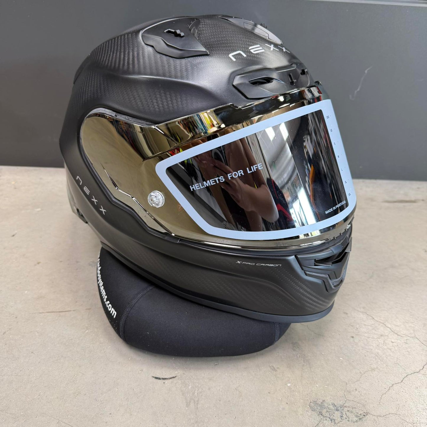 Каска NEXX X.R3R ZERO PRO 2 CARBON GOLD MATT - ВЪРНАТА БРОЙКА